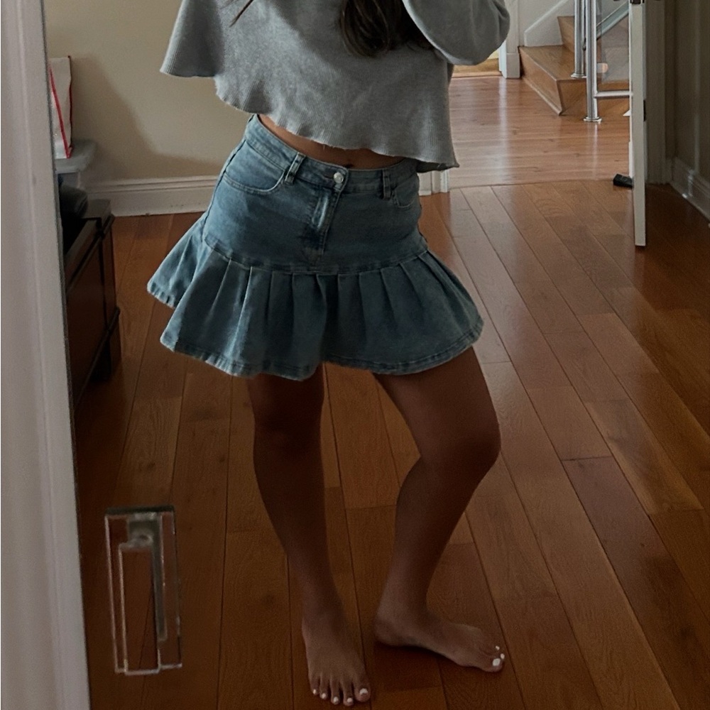 Stylish Blue Ruffled Mini Skirt